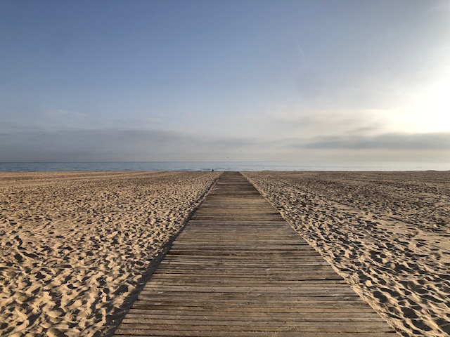 beach walk to the sea